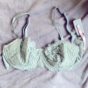 Victoria secret dream angels push up without padding. Size 34DD. Sage green